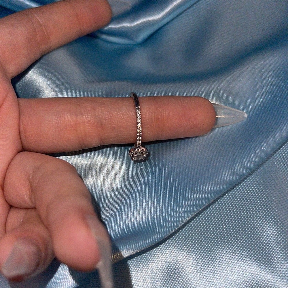 Ring - Picture 4 of 5